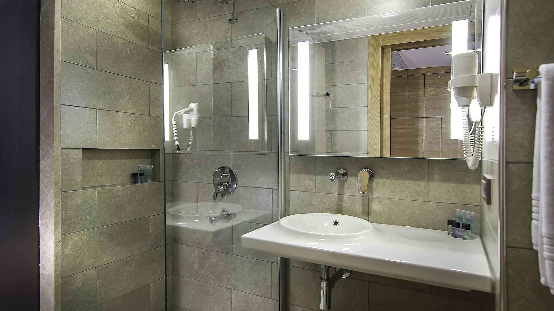 Ilayda Avantgarde Hotel Κουσάντασι