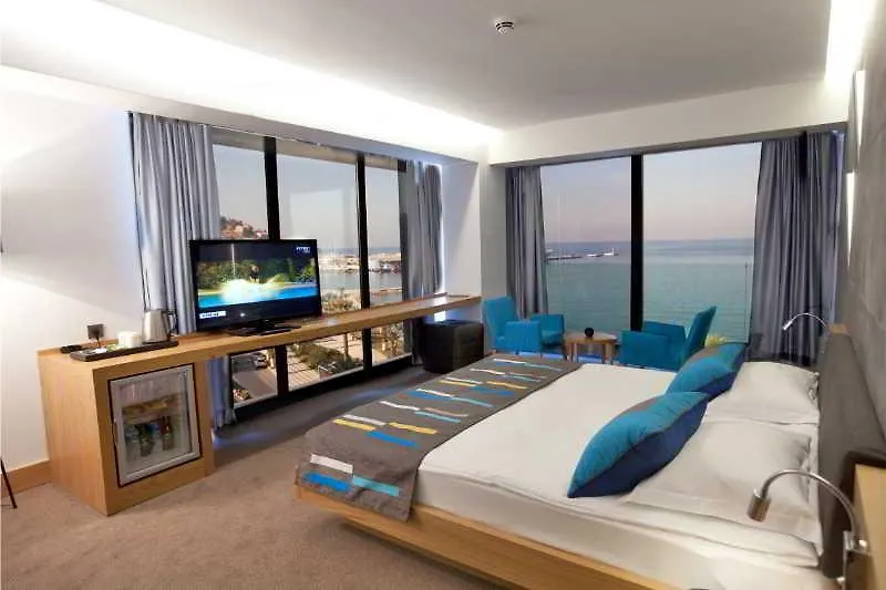 Ilayda Avantgarde Hotel Κουσάντασι