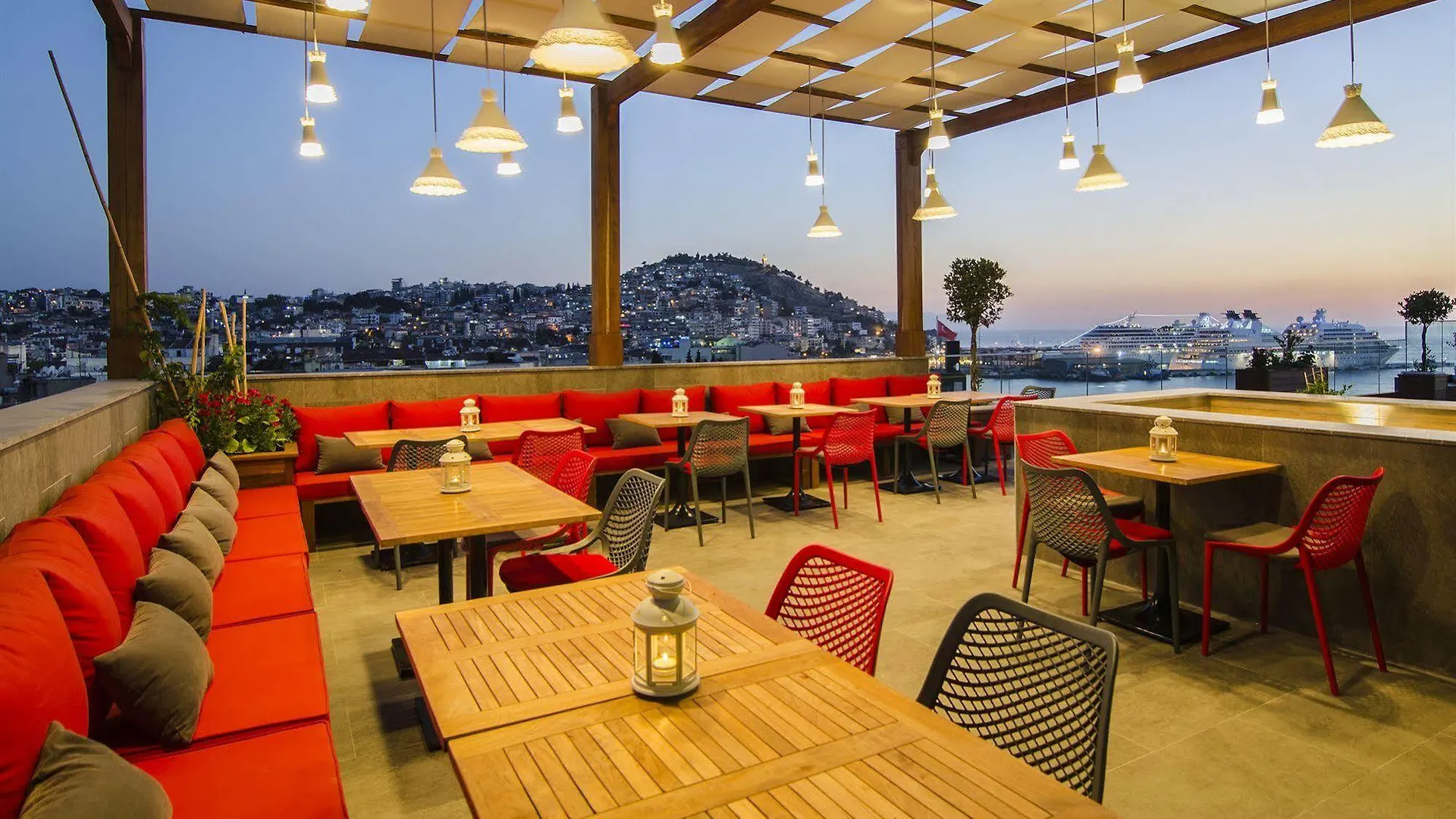 Ilayda Avantgarde Hotel Κουσάντασι