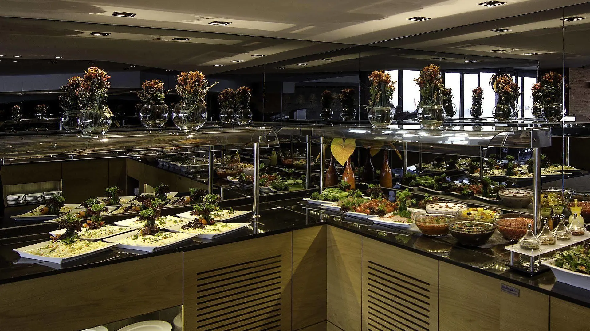 Ilayda Avantgarde Hotel Κουσάντασι
